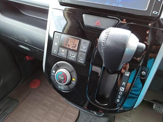 DAIHATSU TANTO CUSTOM 2013 Image 31