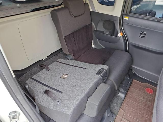 DAIHATSU TANTO CUSTOM 2013 Image 31