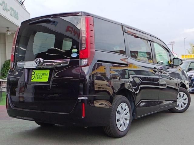 TOYOTA NOAH 2016 Image 31