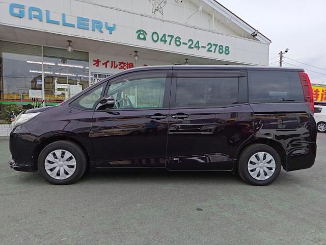 TOYOTA NOAH 2016 Image 31