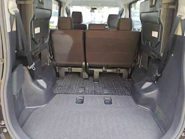 TOYOTA NOAH 2016 Image 31