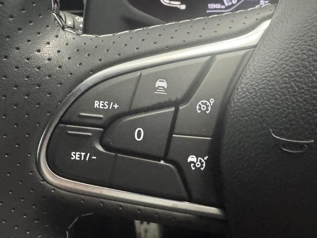 RENAULT MEGANE HATCH 2022 Image 31