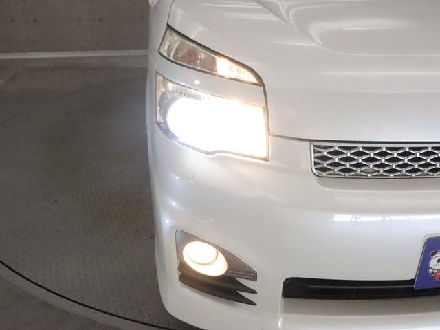 TOYOTA VOXY 2012 Image 31