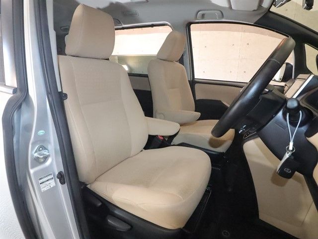TOYOTA NOAH 2014 Image 31