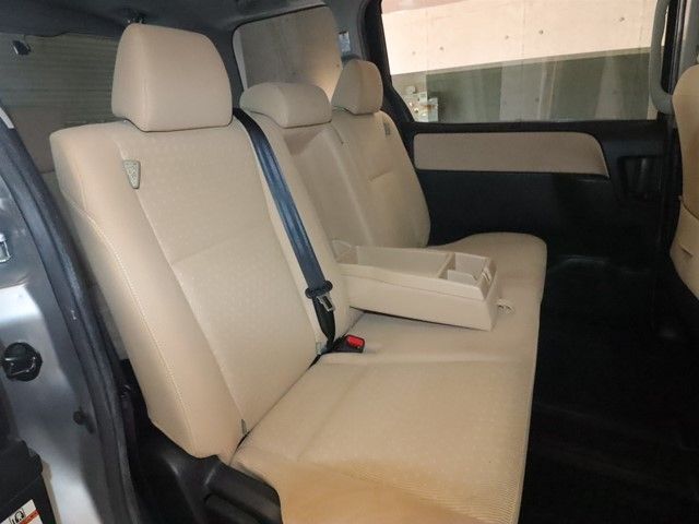 TOYOTA NOAH 2014 Image 31