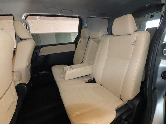 TOYOTA NOAH 2014 Image 31