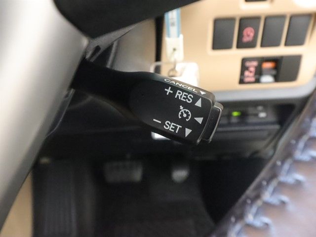 TOYOTA NOAH 2014 Image 31