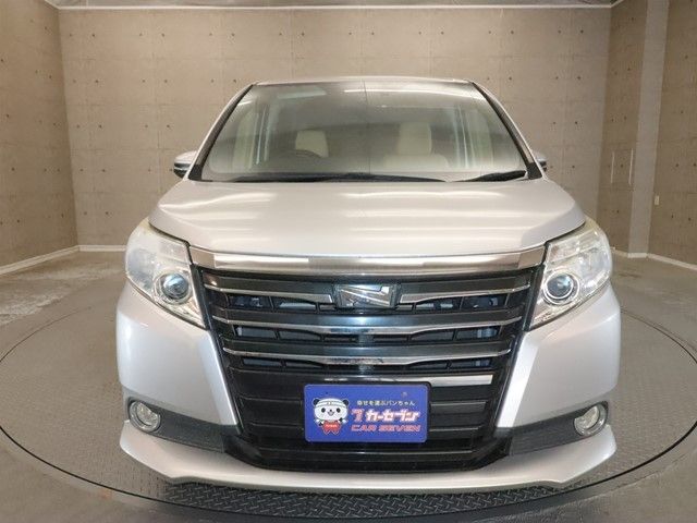 TOYOTA NOAH 2014 Image 31