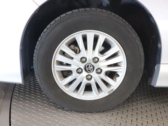 TOYOTA NOAH 2014 Image 31