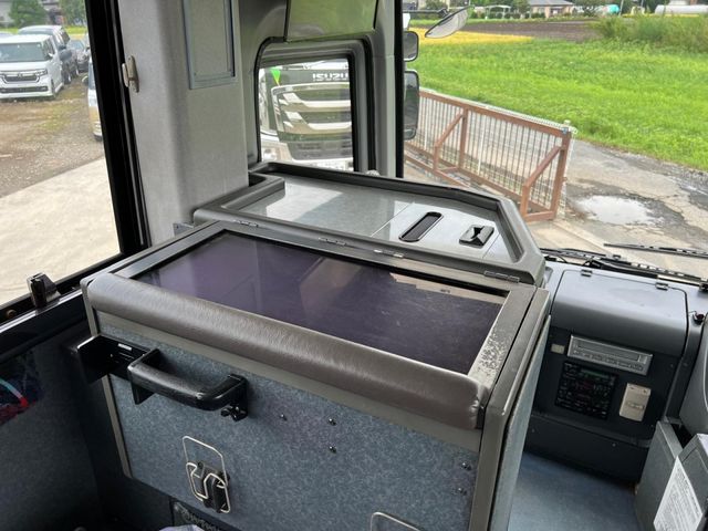 NISSAN DIESEL SPACE RUNNER 2006 Image 31