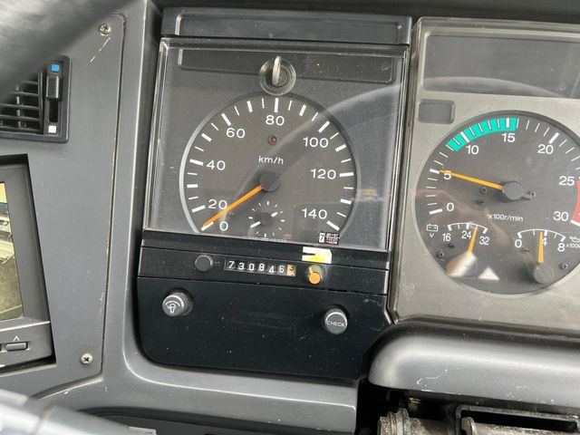 NISSAN DIESEL SPACE RUNNER 2006 Image 31