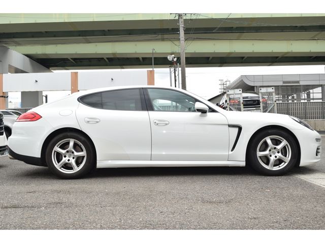 PORSCHE PANAMERA 2014 Image 31