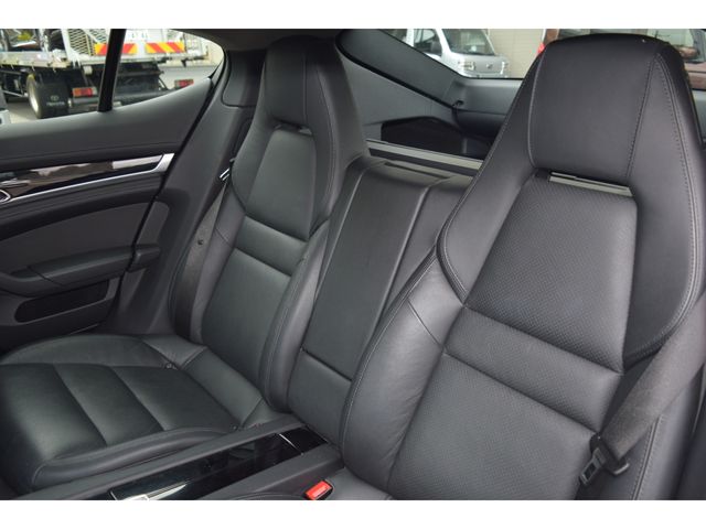 PORSCHE PANAMERA 2014 Image 31