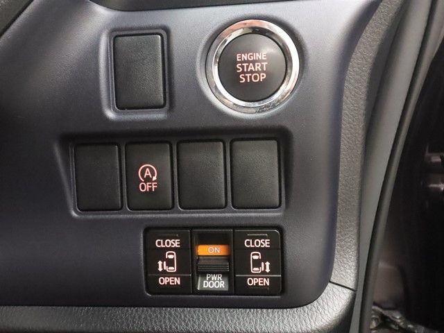 TOYOTA VOXY 2014 Image 31