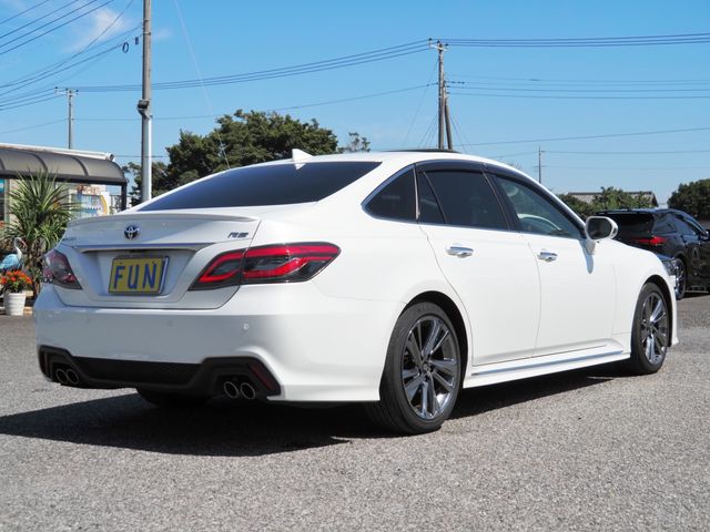 TOYOTA CROWN SEDAN HYBRID 2021 Image 31