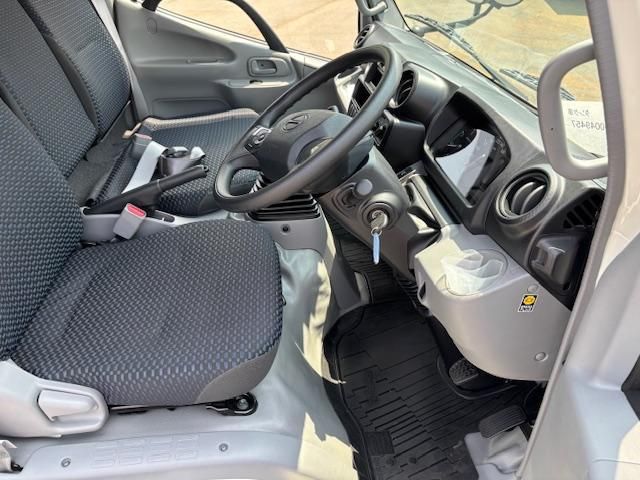 HINO DUTRO 2024 Image 31