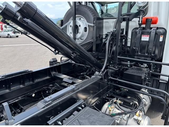 MITSUBISHI FUSOU FIGHTER 2025 Image 31