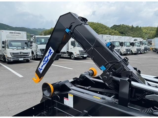 MITSUBISHI FUSOU FIGHTER 2025 Image 31