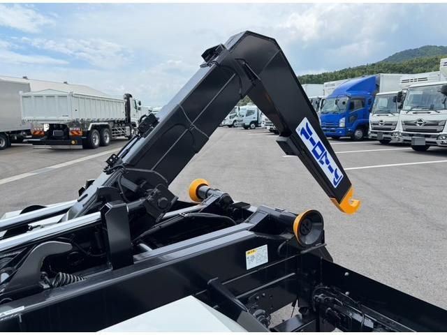 MITSUBISHI FUSOU FIGHTER 2025 Image 31