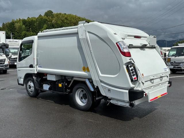 MITSUBISHI CANTER 2024 Image 31