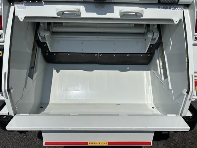 MITSUBISHI CANTER 2024 Image 31