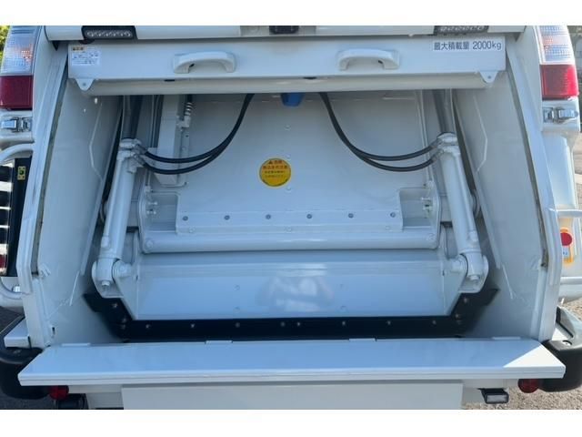 MITSUBISHI CANTER 2024 Image 31