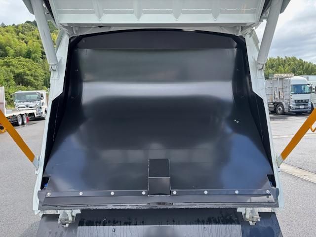 MITSUBISHI CANTER 2024 Image 31