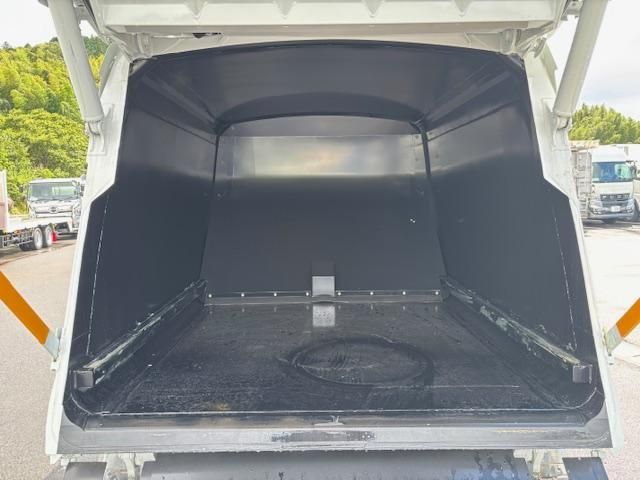 MITSUBISHI CANTER 2024 Image 31