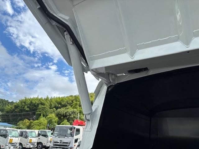 MITSUBISHI CANTER 2024 Image 31