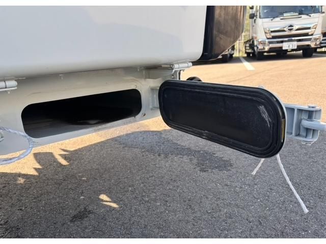 MITSUBISHI CANTER 2024 Image 31