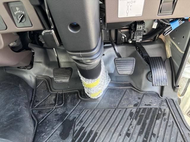 MITSUBISHI CANTER 2024 Image 31