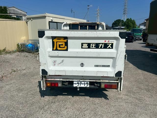 MITSUBISHI CANTER 2018 Image 31