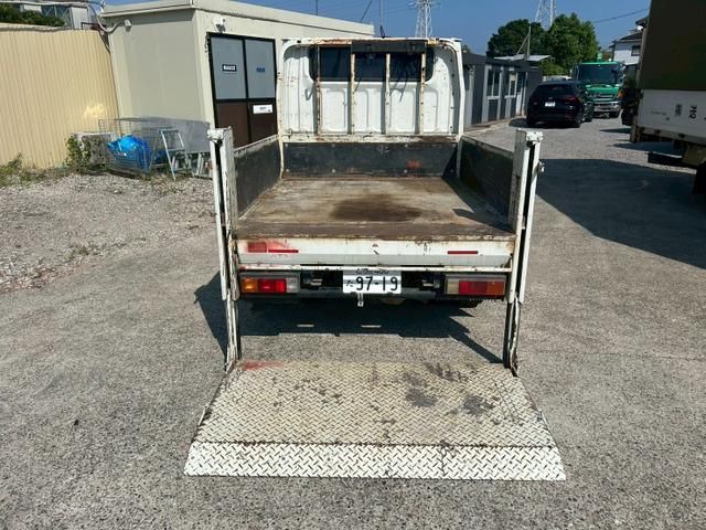 MITSUBISHI CANTER 2018 Image 31