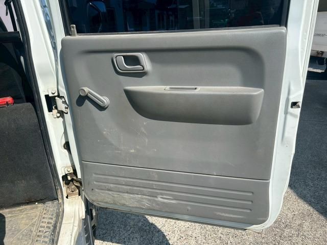 MITSUBISHI CANTER 2018 Image 31