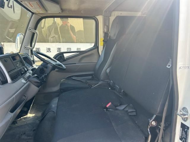 MITSUBISHI CANTER 2018 Image 31