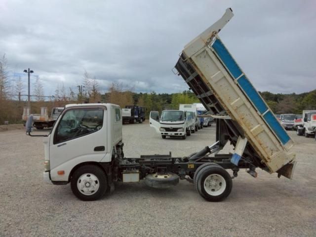 HINO DUTRO 2013 Image 31