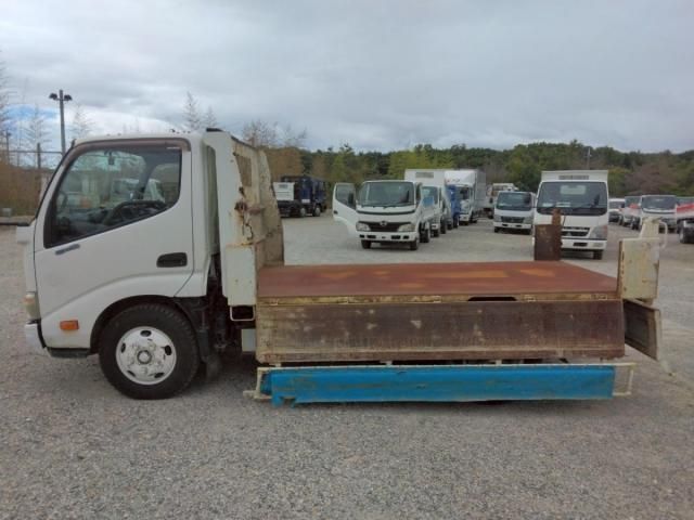 HINO DUTRO 2013 Image 31