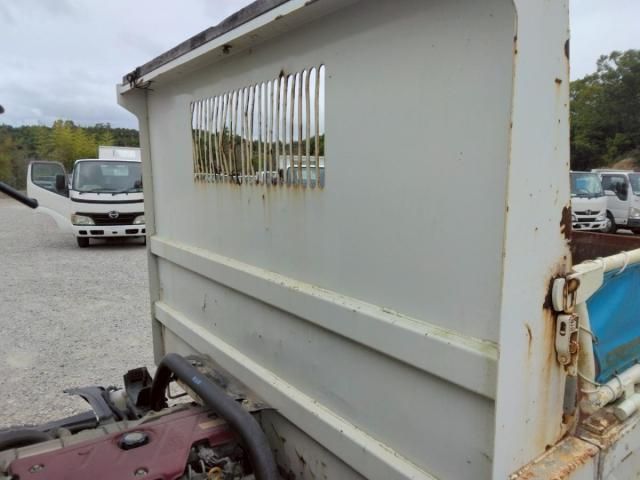 HINO DUTRO 2013 Image 31