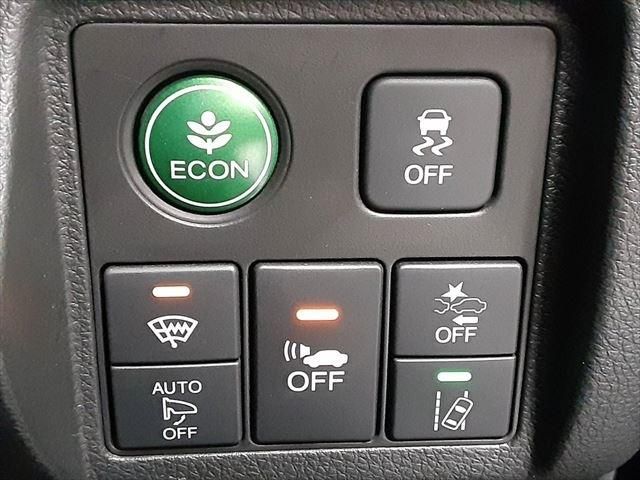 HONDA VEZEL HYBRID 2017 Image 31