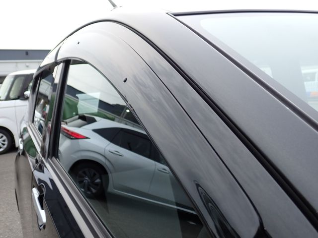 DAIHATSU MIRA E:S 4WD 2023 Image 31