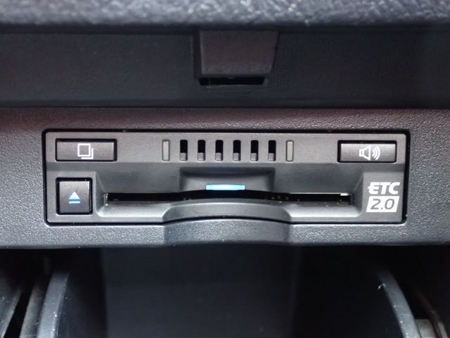 TOYOTA ALPHARD HYBRID 4WD 2018 Image 31