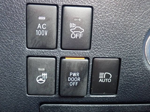 TOYOTA ALPHARD HYBRID 4WD 2018 Image 31