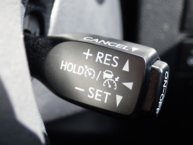 TOYOTA ALPHARD HYBRID 4WD 2018 Image 31