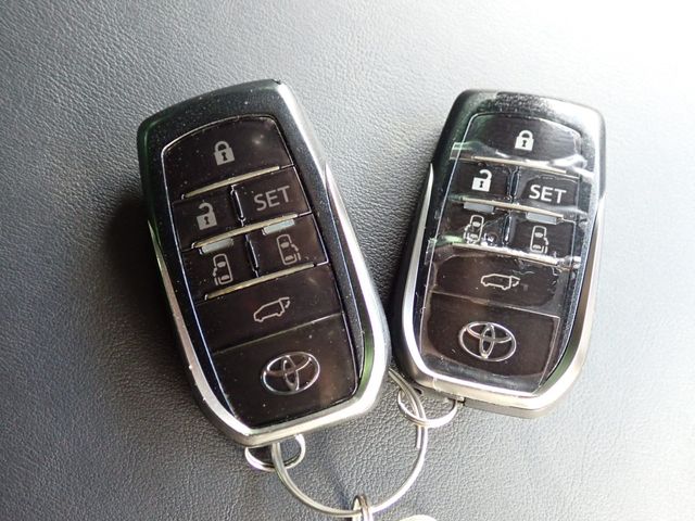 TOYOTA ALPHARD HYBRID 4WD 2018 Image 31