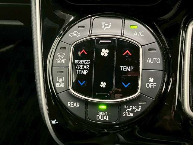 TOYOTA VOXY HYBRID 2021 Image 31