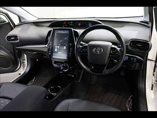 TOYOTA PRIUS PHV 2018 Image 31