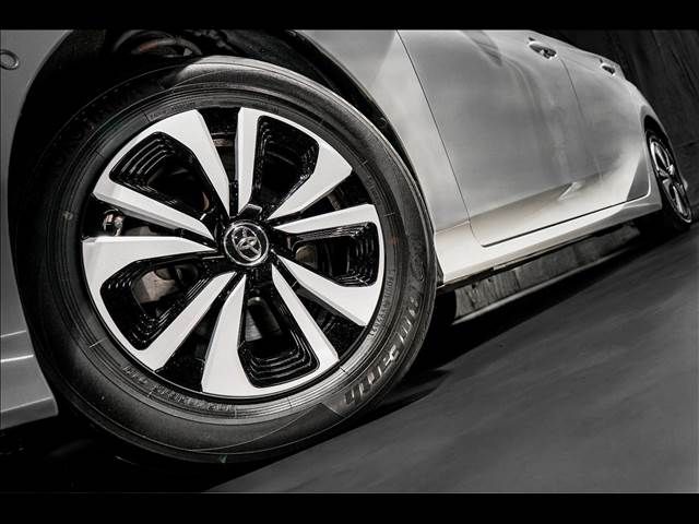 TOYOTA PRIUS PHV 2018 Image 31