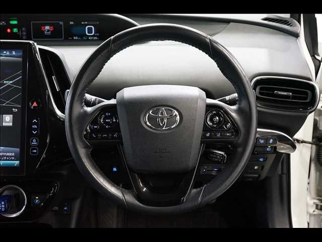 TOYOTA PRIUS PHV 2018 Image 31