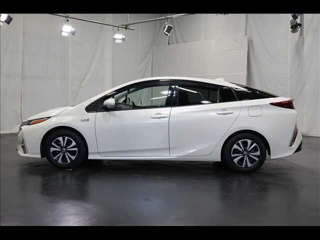 TOYOTA PRIUS PHV 2018 Image 31