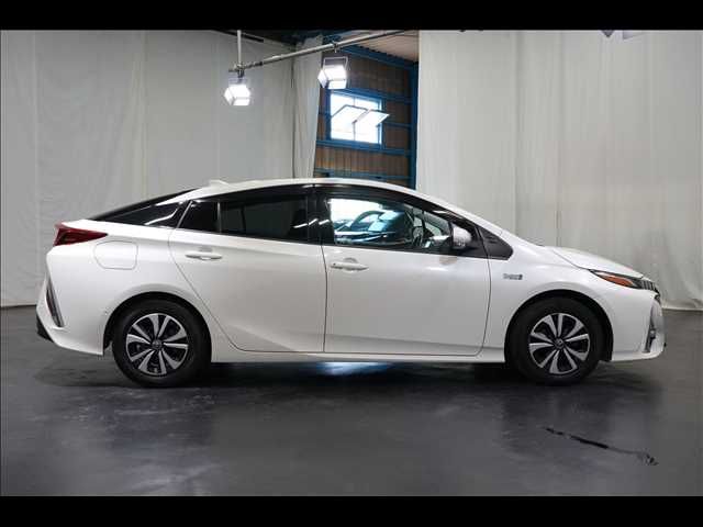 TOYOTA PRIUS PHV 2018 Image 31